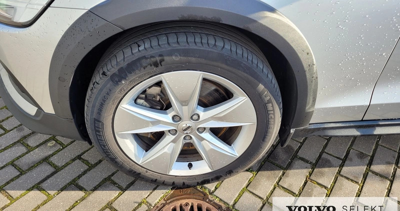 Volvo V60 Cross Country cena 172900 przebieg: 77670, rok produkcji 2021 z Orzysz małe 326